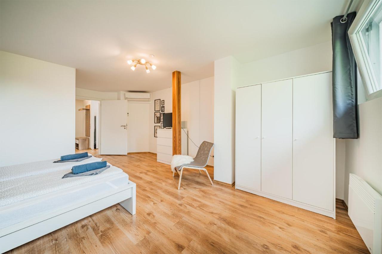Panorama-Apartments In Unmittelbarer See-Naehe Schiefling am See Exterior photo