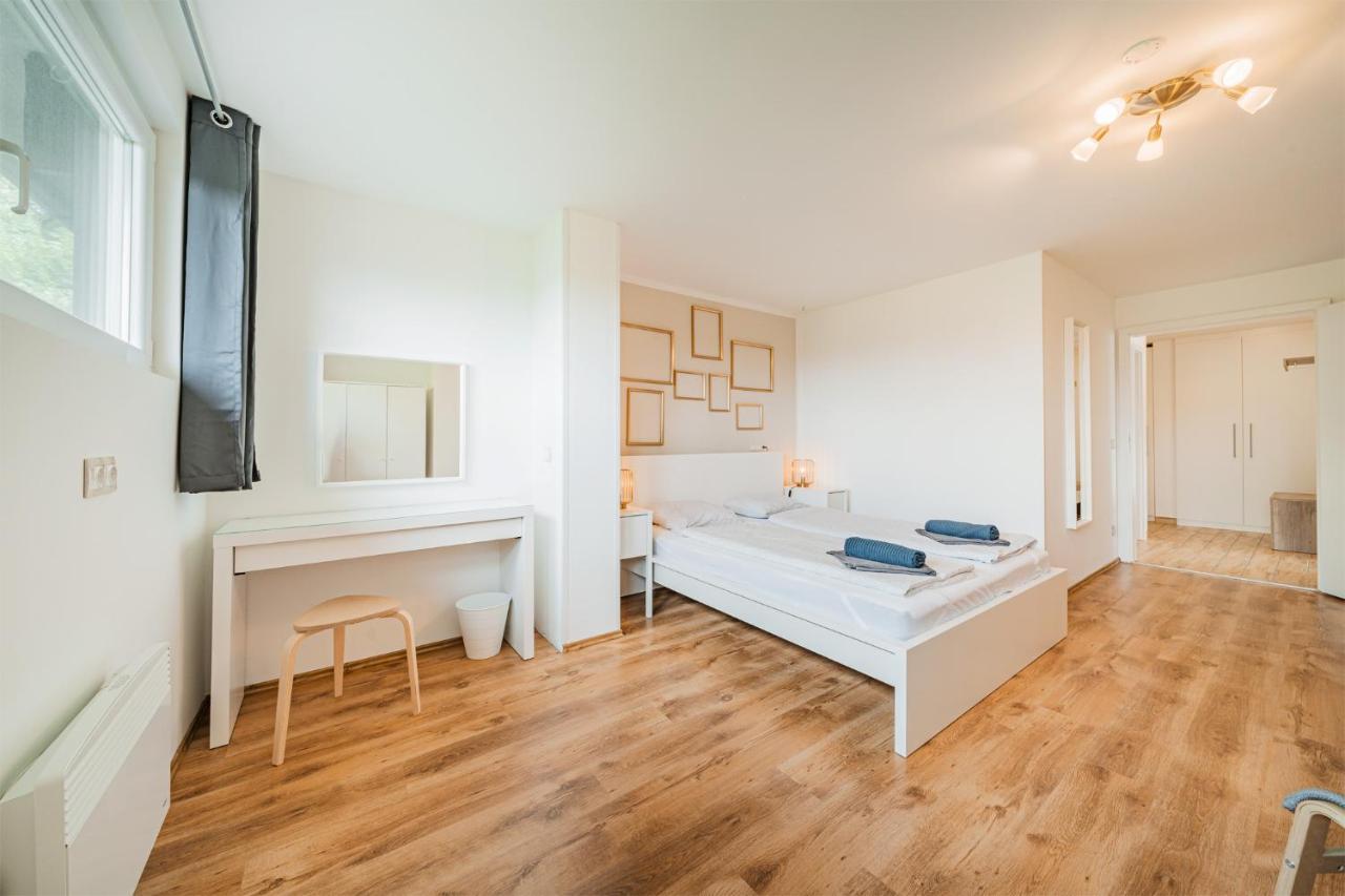 Panorama-Apartments In Unmittelbarer See-Naehe Schiefling am See Exterior photo